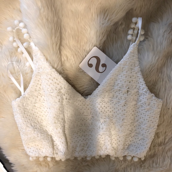 Pom Top - Picture 1 of 3